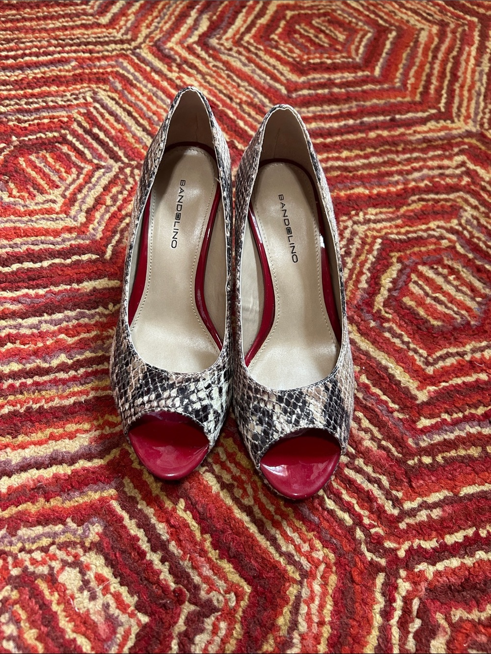 Bandalino snakeskin heels size 6